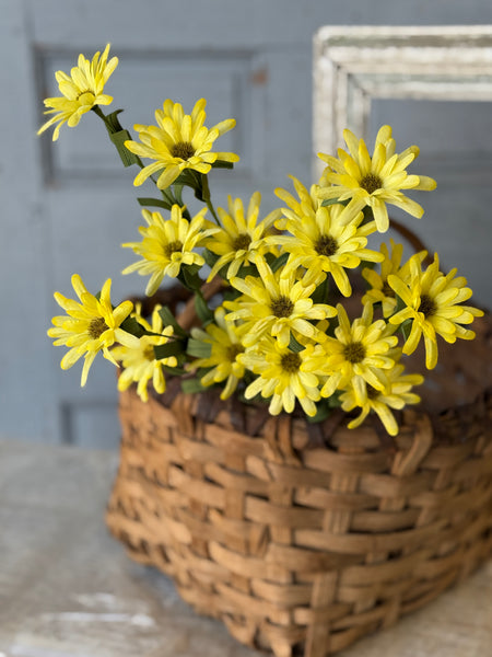 Shyla Daisy Bush | 22" | Yellow | NOT CURRENTLY IN STOCK-New For Spring 2027!