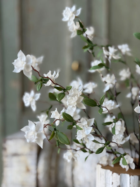Queensway Blooms | 15" | White | NOT CURRENTLY IN STOCK-New For Spring 2027!