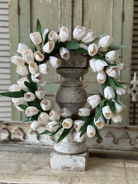 Chapel Tulips Wreath | 18" | NOT CURRENTLY IN STOCK-New For Spring 2027!