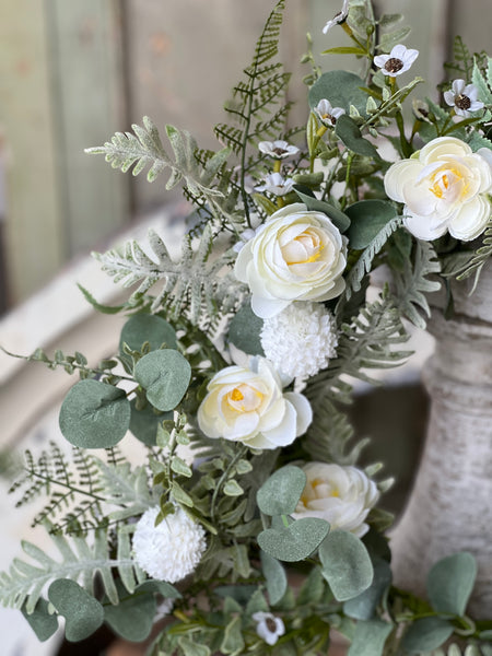Bloomsbury Hill Wreath | 24" | Cream | NOT CURRENTLY IN STOCK-New For Spring 2026!