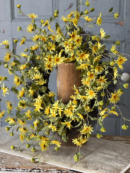 Shasta Showers Wreath | 28" | Yellow | Limited Stock - Last 12pcs!  (will be discontinued for Spring 2026)