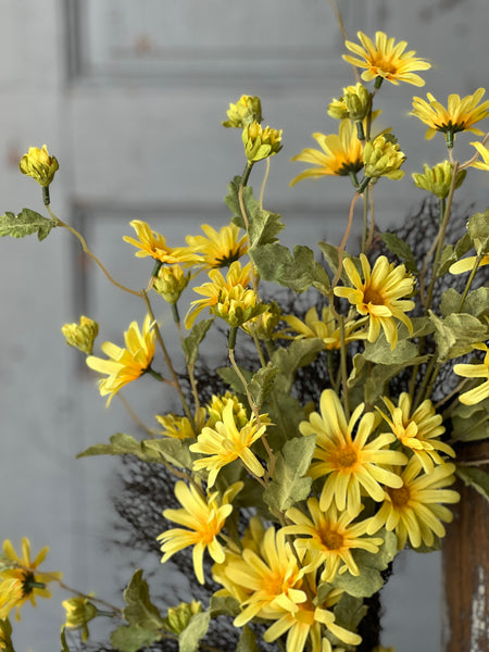 Shasta Showers Wreath | 28" | Yellow | Limited Stock - Last 12pcs!  (will be discontinued for Spring 2026)