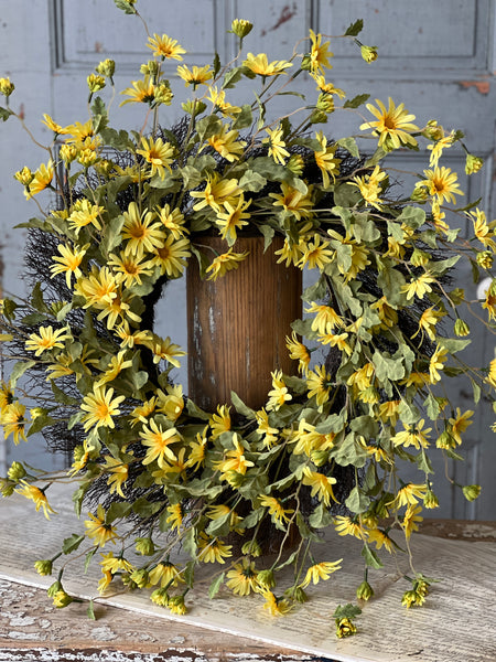 Shasta Showers Wreath | 28" | Yellow | Limited Stock - Last 12pcs!  (will be discontinued for Spring 2026)