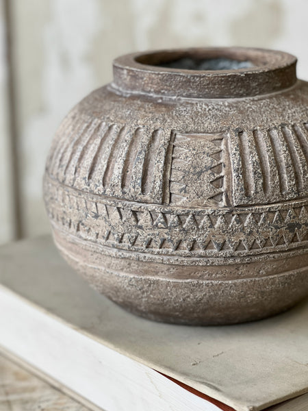 Motif Vessel | 10" x 8"