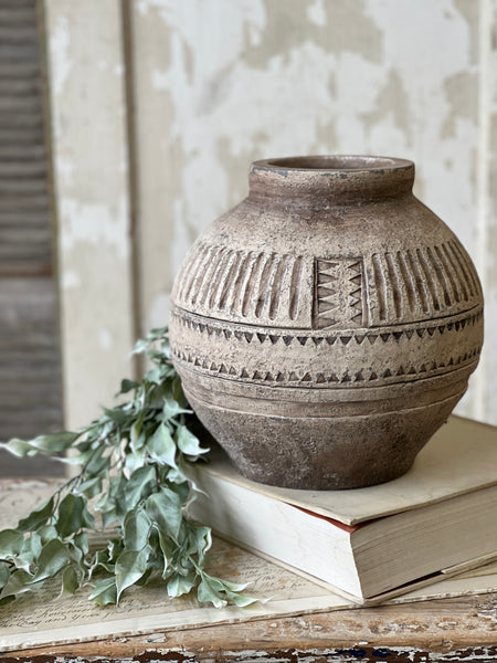 Motif Vessel | 11" x 11"