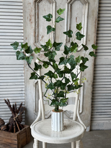 Ivadale Greens Spray | 32" | NOT CURRENTLY IN STOCK-New For Spring 2027!