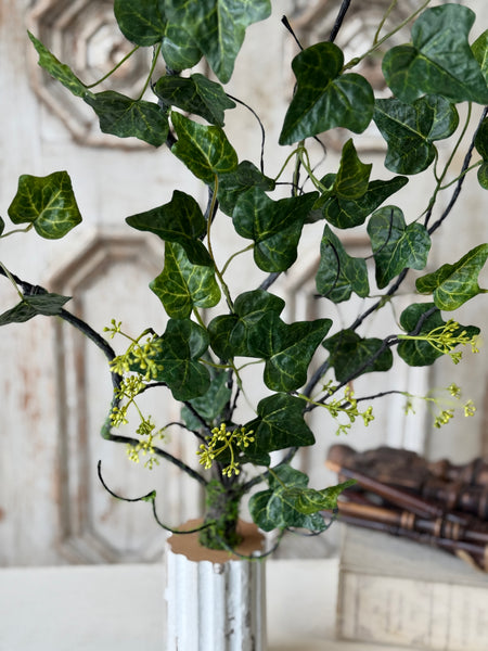 Ivadale Greens Spray | 32" | NOT CURRENTLY IN STOCK-New For Spring 2027!