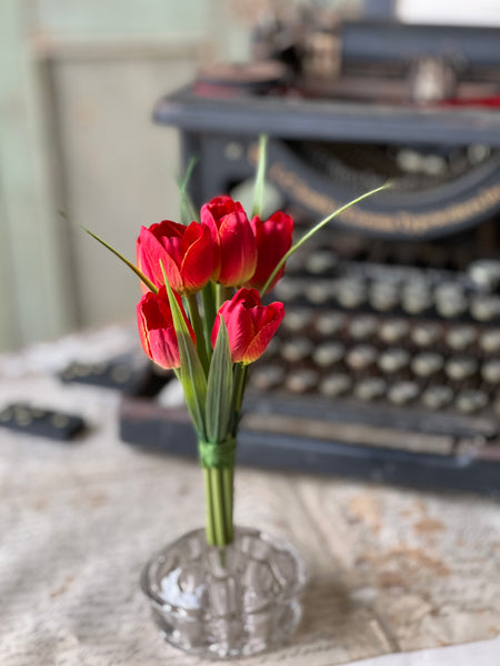 Teeny Tiny Tulips | 7" | Red