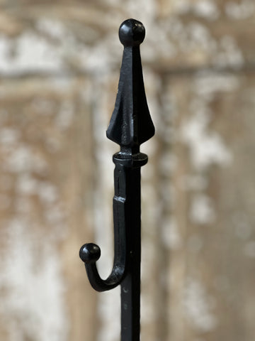 Finial Wreath Holder | 21.5" | SOLD OUT