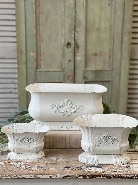Duchess Planter | 15" | Limited Stock - Last 8pcs! (Will be discontinued for Spring 2026)
