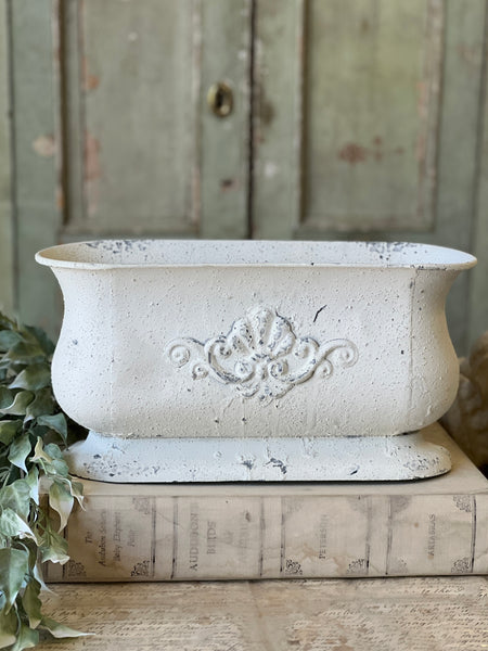Duchess Planter | 15" | Limited Stock - Last 8pcs! (Will be discontinued for Spring 2026)
