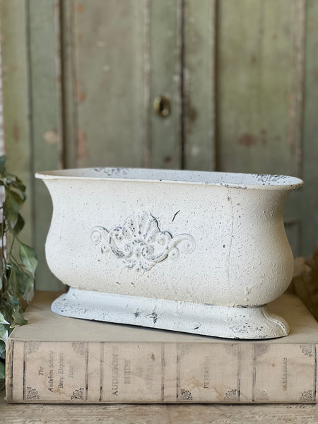 Duchess Planter | 15" | Limited Stock - Last 8pcs! (Will be discontinued for Spring 2026)