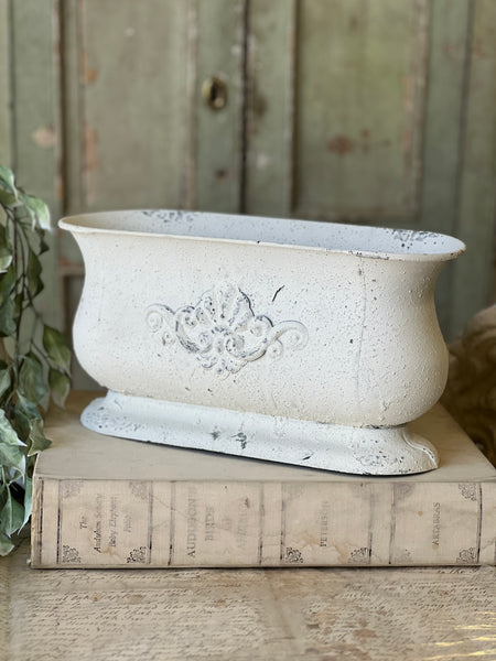 Duchess Planter | 15" | Limited Stock - Last 8pcs! (Will be discontinued for Spring 2026)