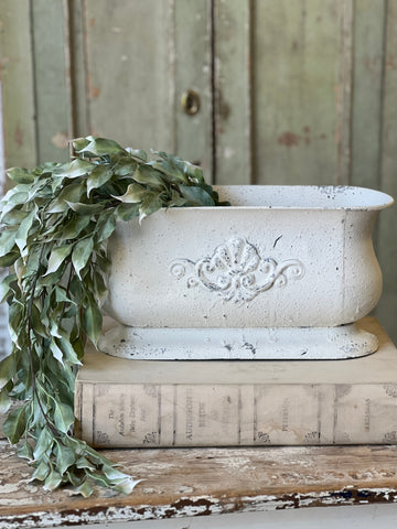 Duchess Planter | 15" | Limited Stock - Last 8pcs! (Will be discontinued for Spring 2026)