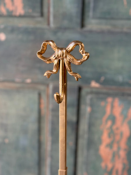 Bowties & Trimmings Wreath Holder | 17" | NOT CURRENTLY IN STOCK-New For Holiday 2026!