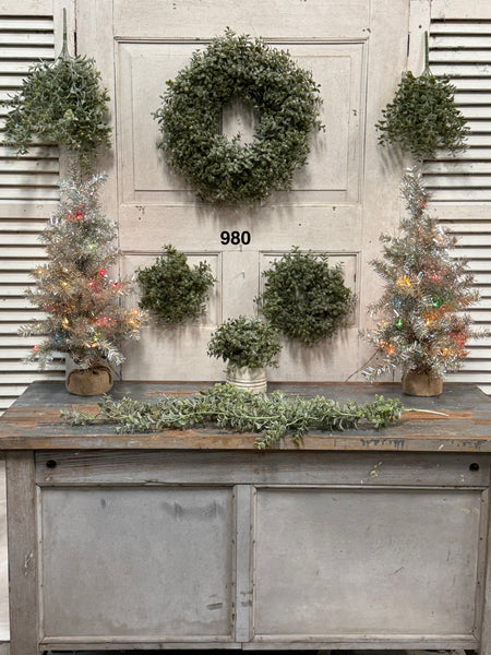 Sample Lot | Lot 980 | Holiday | $60