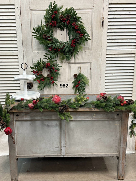 Sample Lot | Lot 982 | Holiday | $60