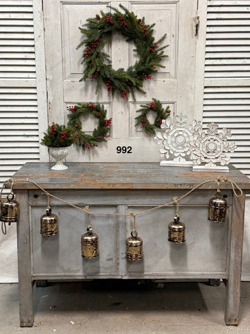 Sample Lot | Lot 992 | Holiday | $45