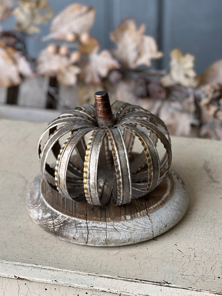 Thatcher Pumpkin | 6"