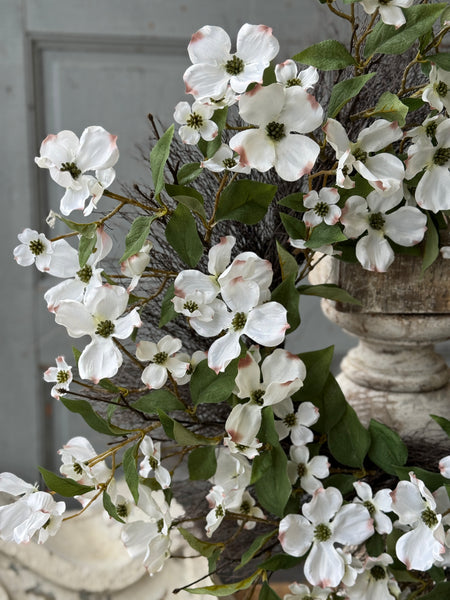 Whirlaway Dogwood Wreath | 24" | NOT CURRENTLY IN STOCK-New For Spring 2027!