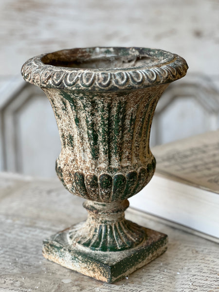 Killington Urn | 10.5"