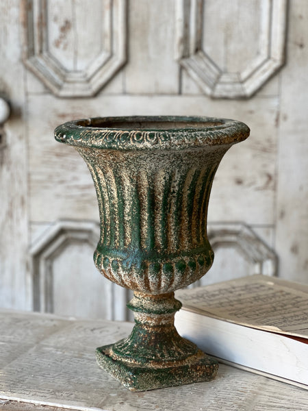 Killington Urn | 16"