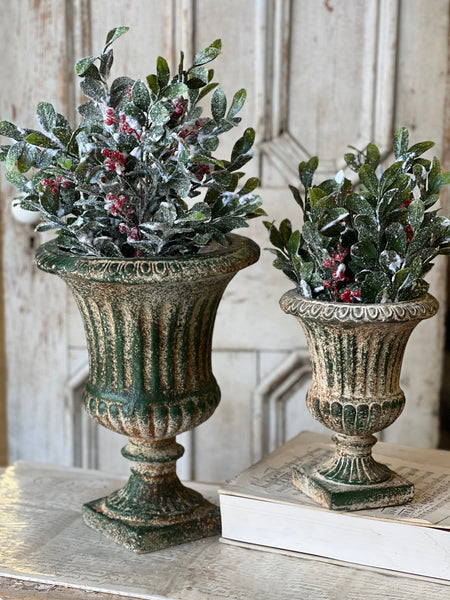 Killington Urn | 16"