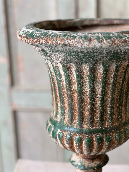 Killington Urn | 16"