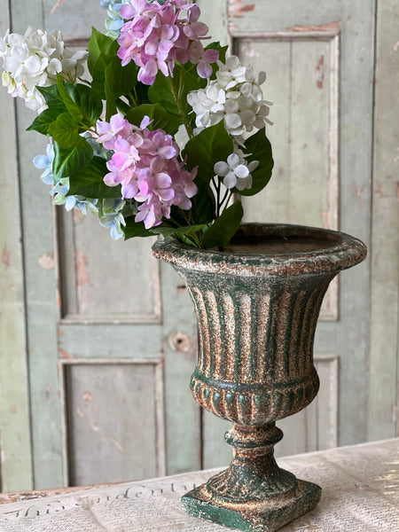 Killington Urn | 16"