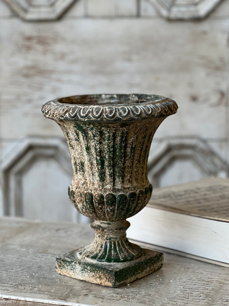 Killington Urn | 10.5"