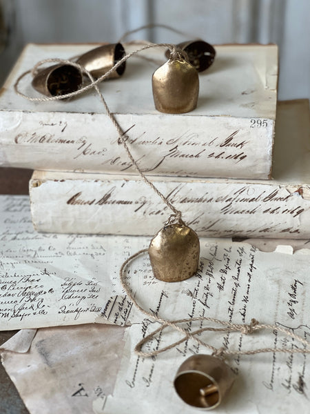 Aria Bell Garland | 70"