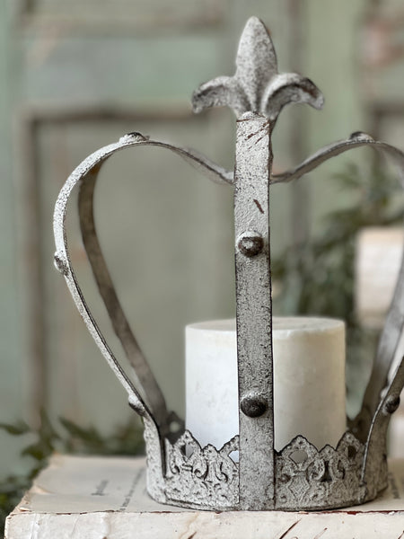 Empress Holder | 9" | NOT CURRENTLY IN STOCK-New For Spring 2026!