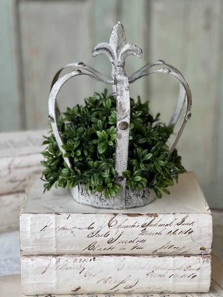 Empress Holder | 9" | NOT CURRENTLY IN STOCK-New For Spring 2026!