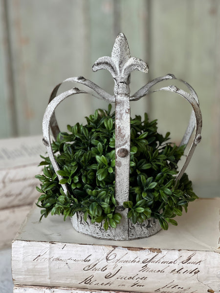 Empress Holder | 9" | NOT CURRENTLY IN STOCK-New For Spring 2026!