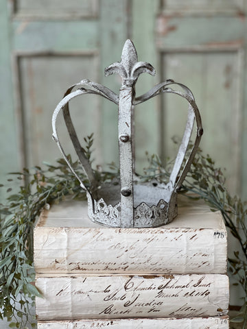 Empress Holder | 9" | NOT CURRENTLY IN STOCK-New For Spring 2026!