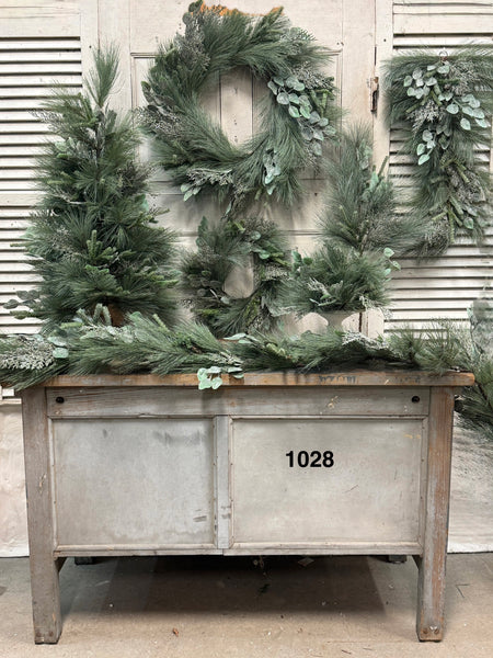 Sample Lot | Lot 1028 | Holiday | $60