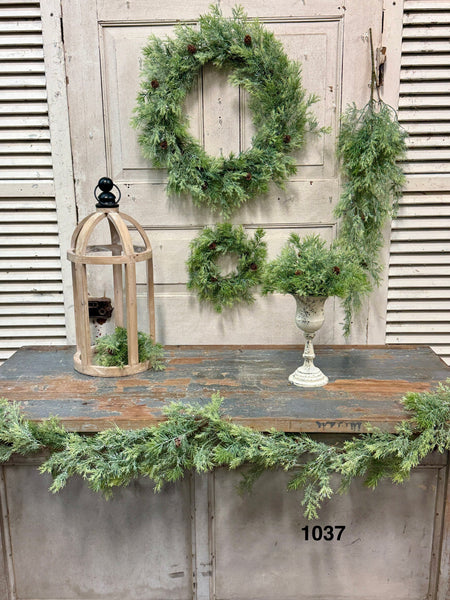 Sample Lot | Lot 1037 | Holiday | $45