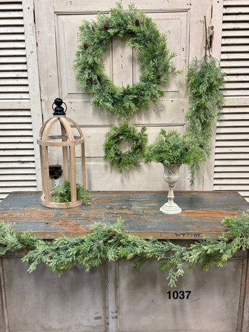 Sample Lot | Lot 1037 | Holiday | $45