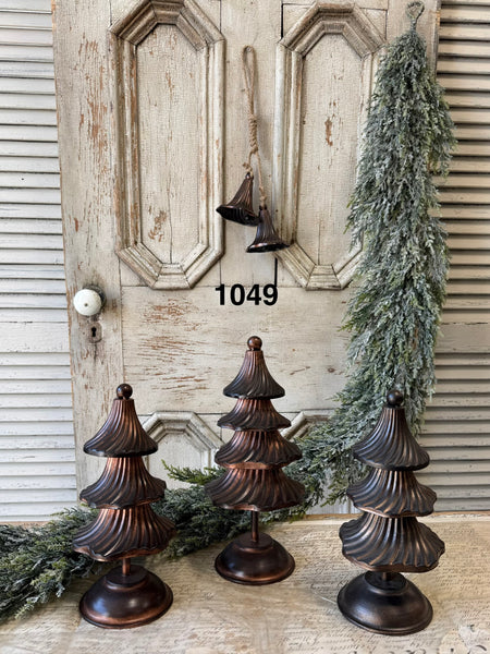 Sample Lot | Lot 1049 | Holiday