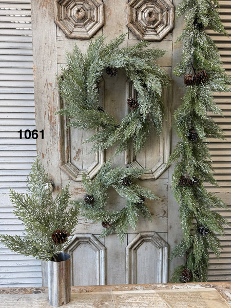 Sample Lot | Lot 1061 | Holiday