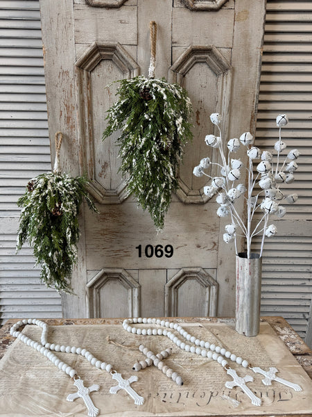Sample Lot | Lot 1069 | Holiday