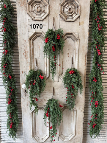 Sample Lot | Lot 1070 | Holiday | $60
