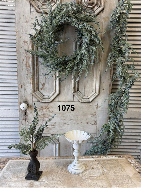 Sample Lot | Lot 1075 | Holiday