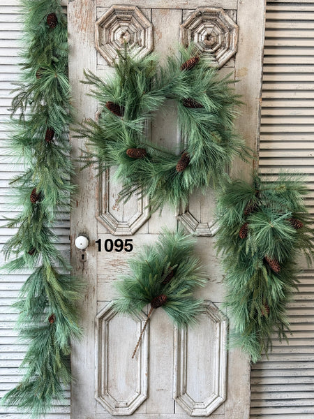 Sample Lot | Lot 1095 | Holiday