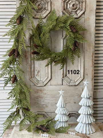 Sample Lot | Lot 1102 | Holiday | $55