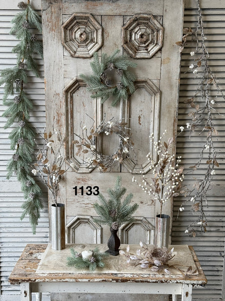 Sample Lot | Lot 1133 | Holiday