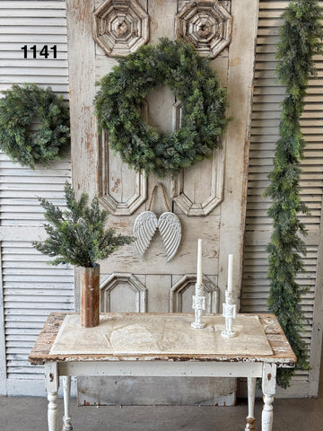 Sample Lot | Lot 1141 | Holiday | $65