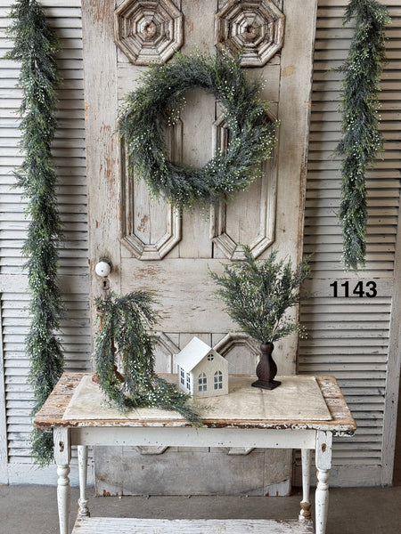 Sample Lot | Lot 1143 | Holiday