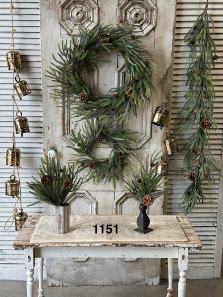 Sample Lot | Lot 1151 | Holiday
