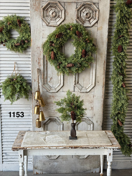Sample Lot | Lot 1153 | Holiday